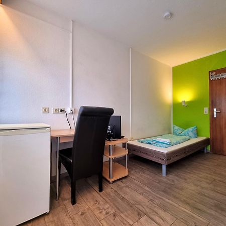 Monteurzimmer - Karlsbad Dış mekan fotoğraf