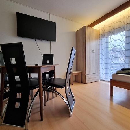 Monteurzimmer - Karlsbad Dış mekan fotoğraf
