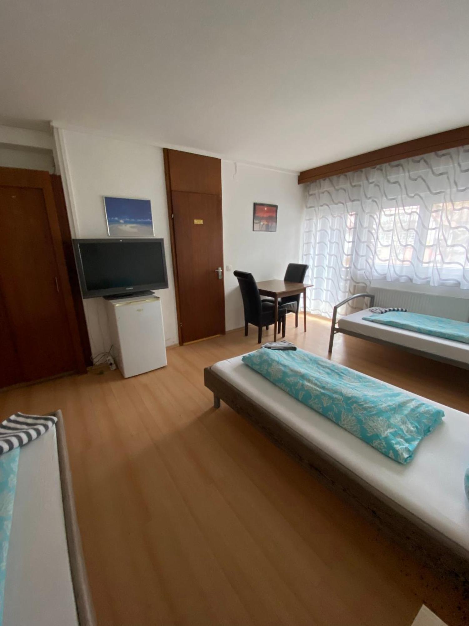 Monteurzimmer - Karlsbad Dış mekan fotoğraf
