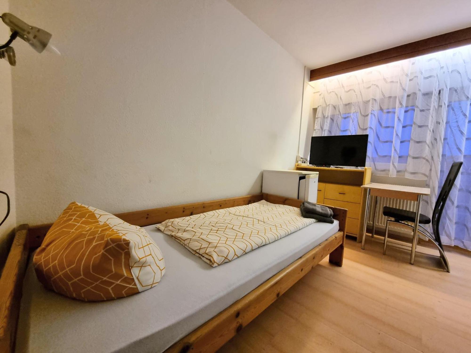 Monteurzimmer - Karlsbad Dış mekan fotoğraf