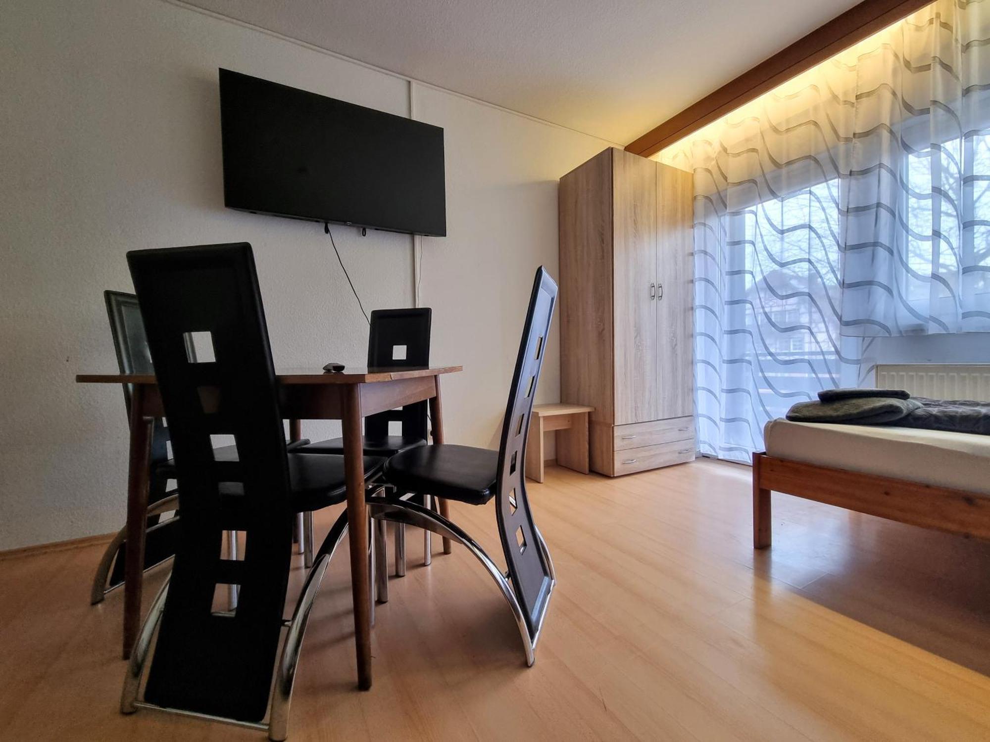 Monteurzimmer - Karlsbad Dış mekan fotoğraf