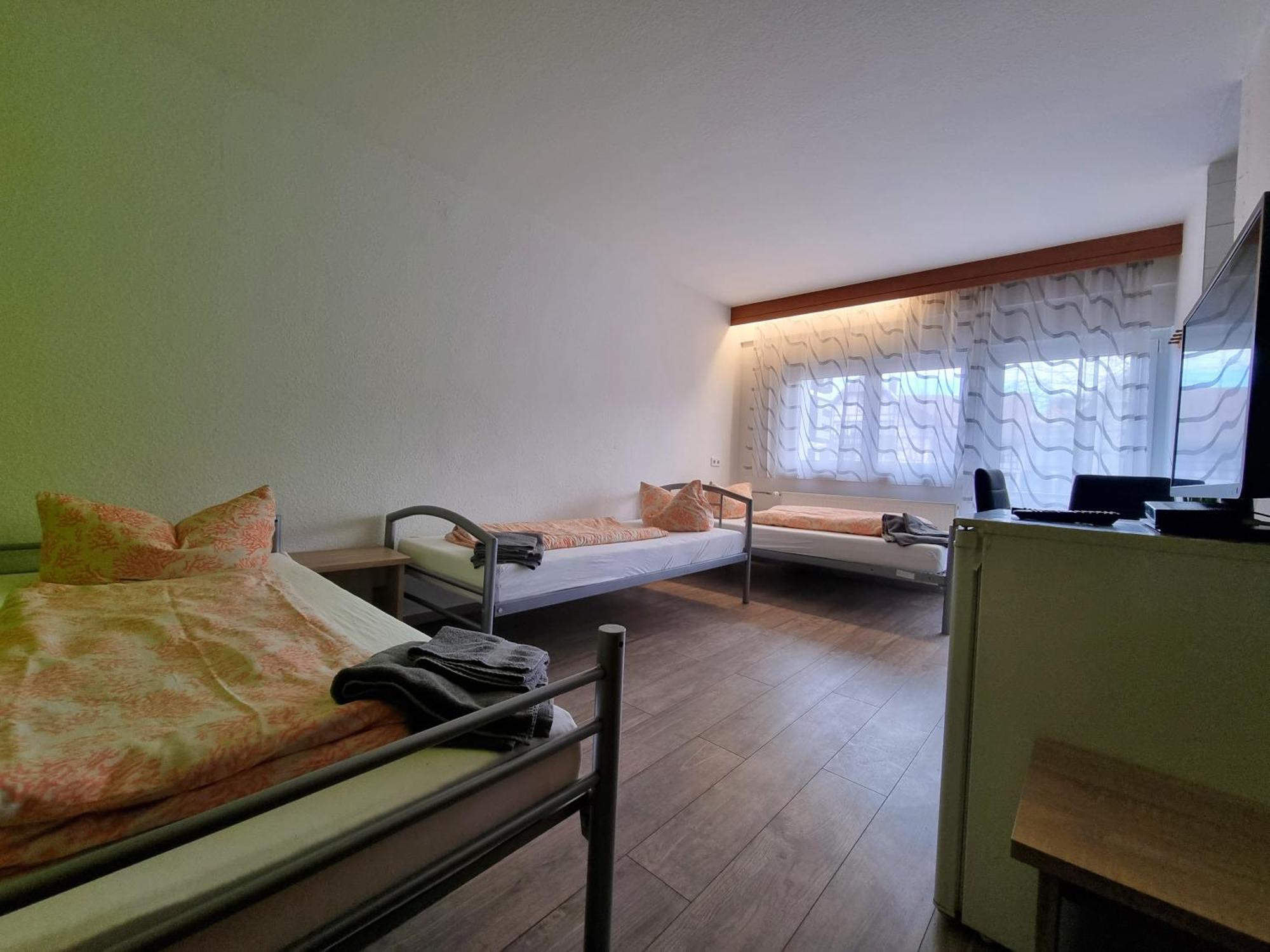 Monteurzimmer - Karlsbad Dış mekan fotoğraf