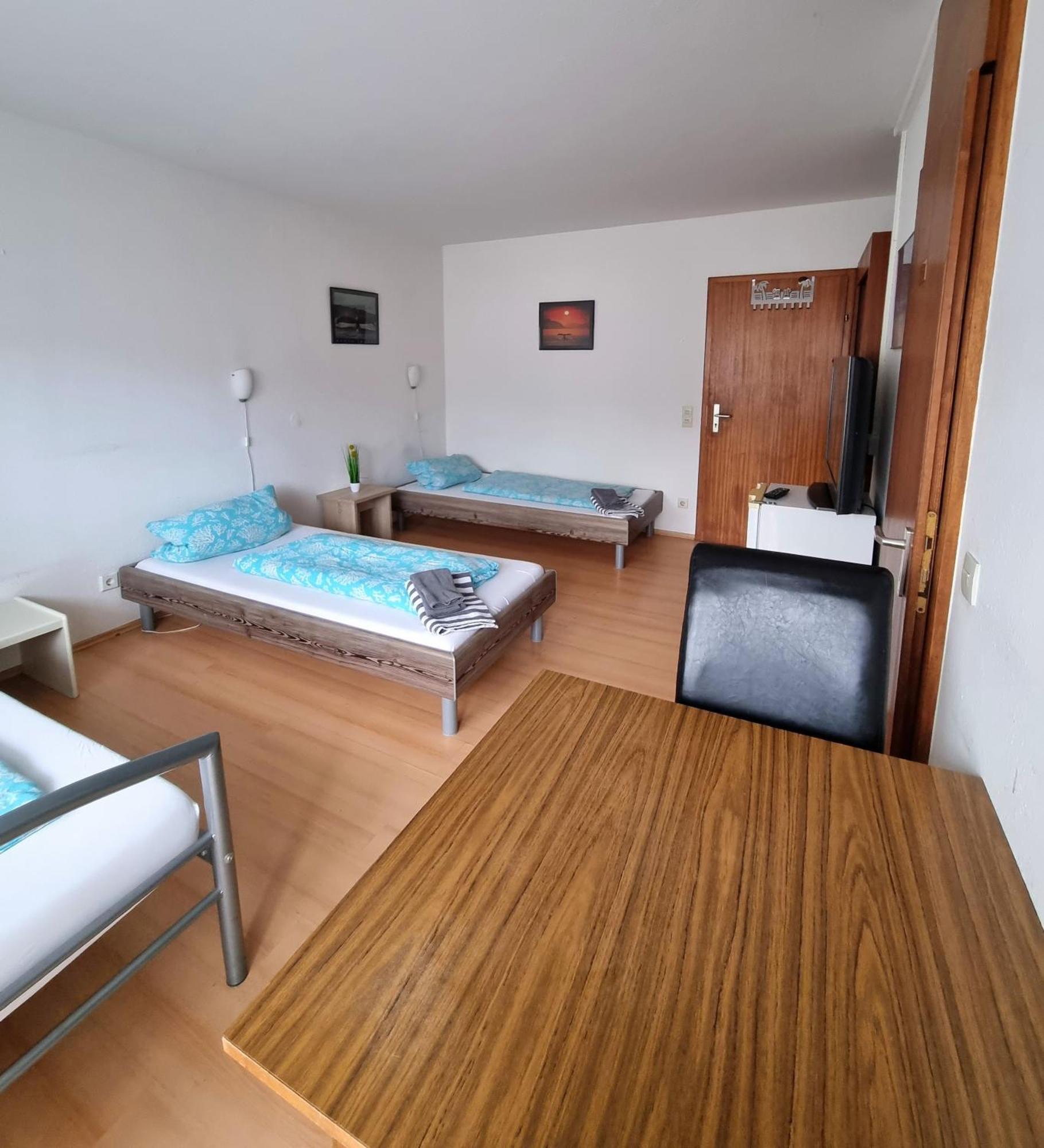 Monteurzimmer - Karlsbad Dış mekan fotoğraf