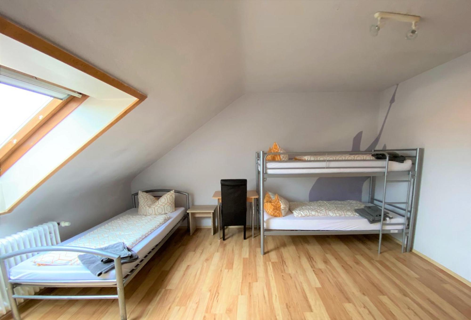 Monteurzimmer - Karlsbad Dış mekan fotoğraf