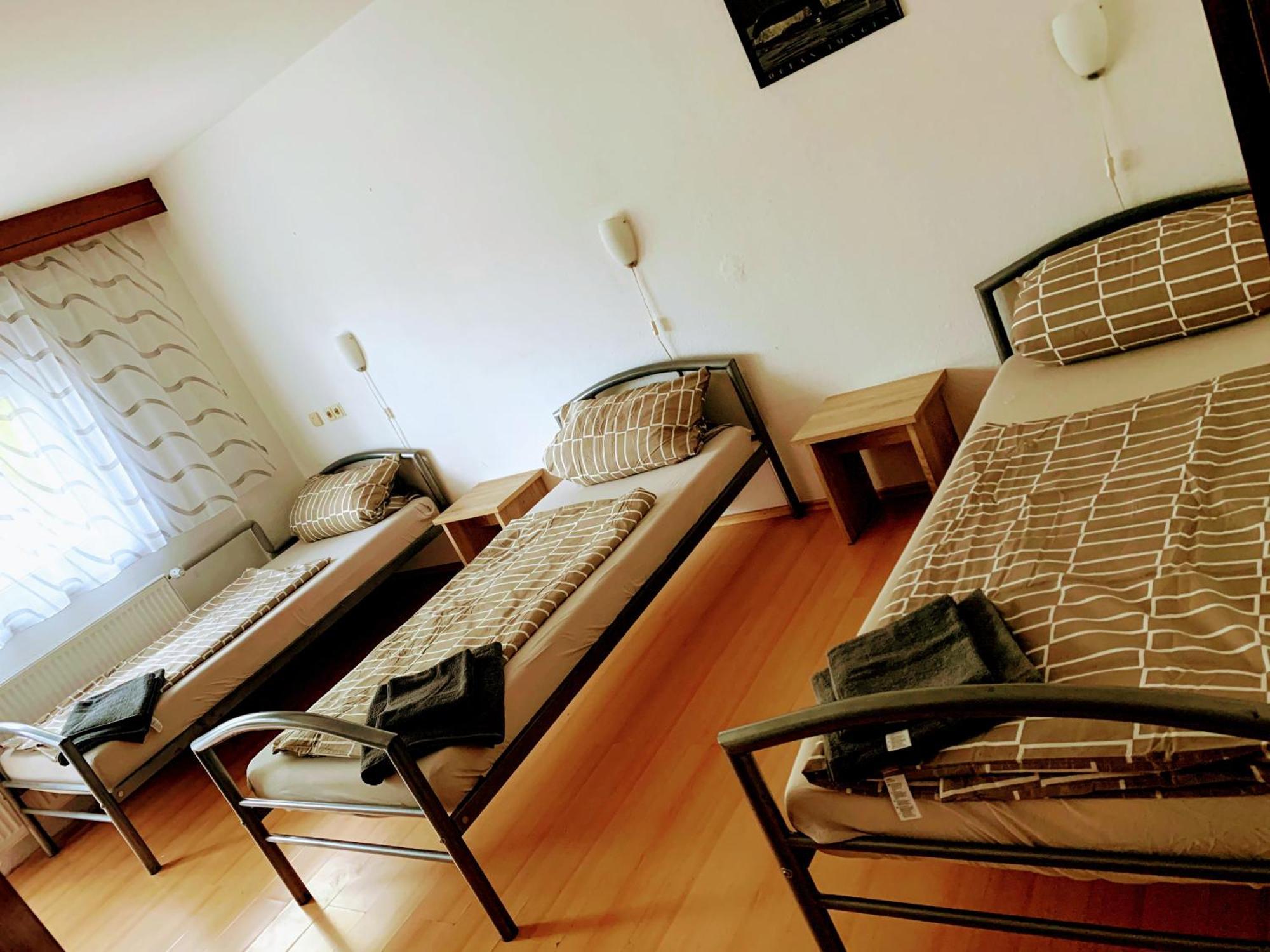 Monteurzimmer - Karlsbad Dış mekan fotoğraf