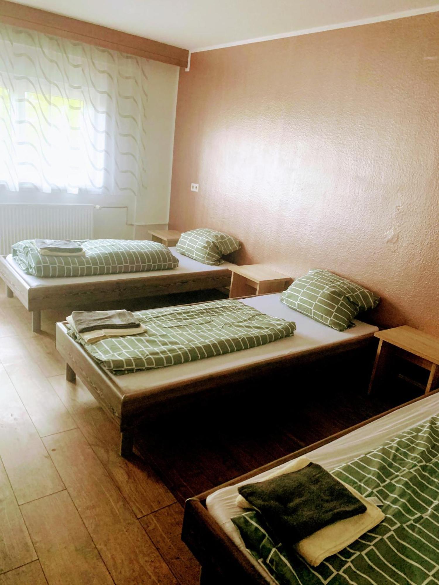 Monteurzimmer - Karlsbad Dış mekan fotoğraf